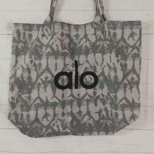 Alo Yoga Tote Large Work Out Bag
Gray Tie Dye